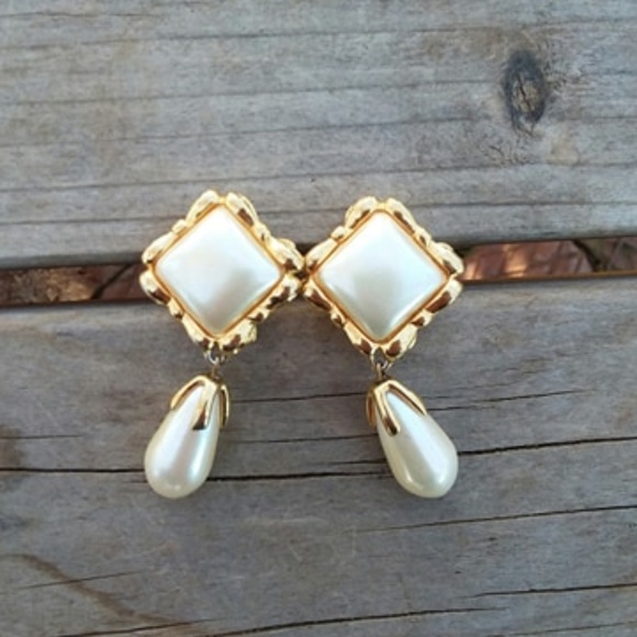 Jewelry - Beautiful Pearl Earrings